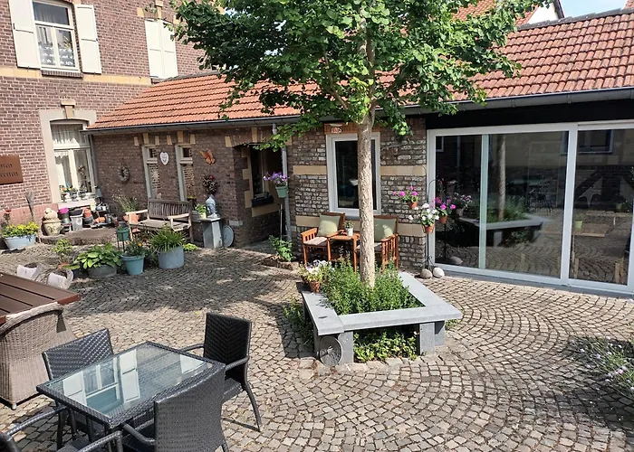 ベッド・アンド・ブレックファスト Ferrum Ferrum ファルケンブルフ